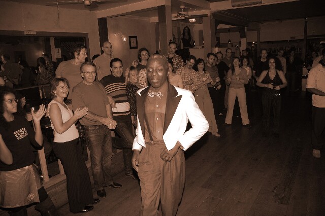 min 2006 10 31 latino 201 sepia